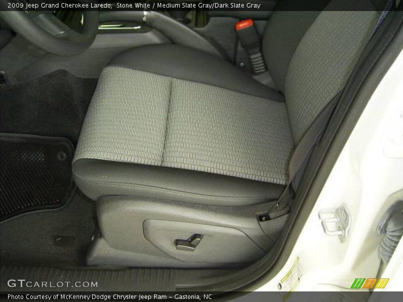 Stone White / Medium Slate Gray/Dark Slate Gray 2009 Jeep Grand Cherokee Laredo