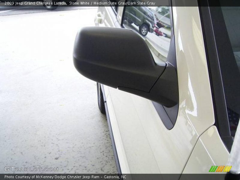 Stone White / Medium Slate Gray/Dark Slate Gray 2009 Jeep Grand Cherokee Laredo