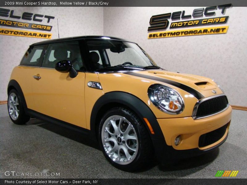 Mellow Yellow / Black/Grey 2009 Mini Cooper S Hardtop