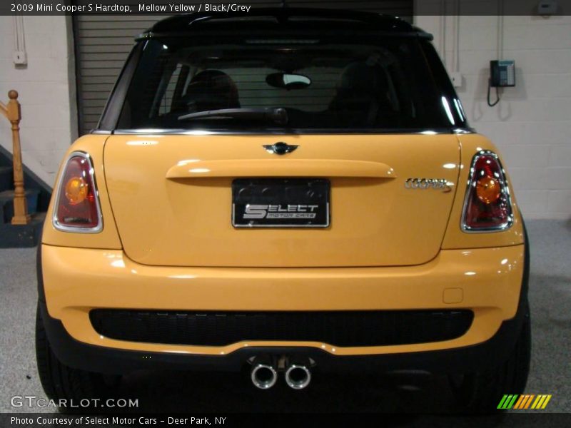 Mellow Yellow / Black/Grey 2009 Mini Cooper S Hardtop