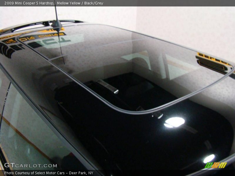 Mellow Yellow / Black/Grey 2009 Mini Cooper S Hardtop