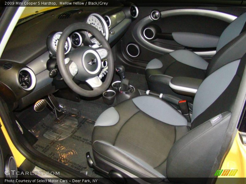 Mellow Yellow / Black/Grey 2009 Mini Cooper S Hardtop