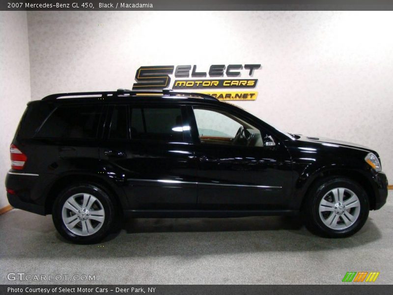Black / Macadamia 2007 Mercedes-Benz GL 450