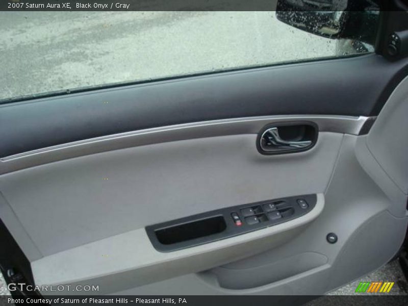 Black Onyx / Gray 2007 Saturn Aura XE