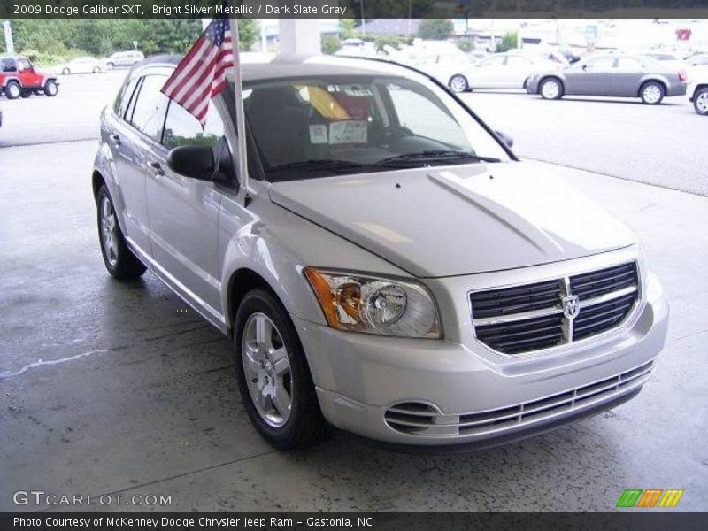 Bright Silver Metallic / Dark Slate Gray 2009 Dodge Caliber SXT