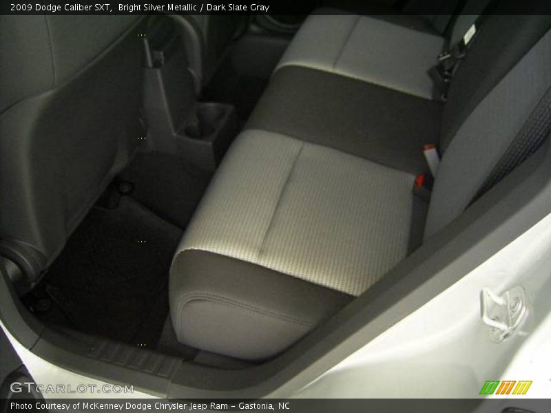 Bright Silver Metallic / Dark Slate Gray 2009 Dodge Caliber SXT