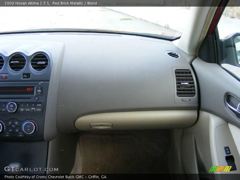 Red Brick Metallic / Blond 2009 Nissan Altima 2.5 S