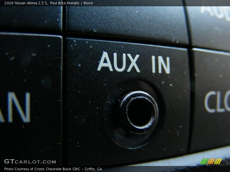 Red Brick Metallic / Blond 2009 Nissan Altima 2.5 S