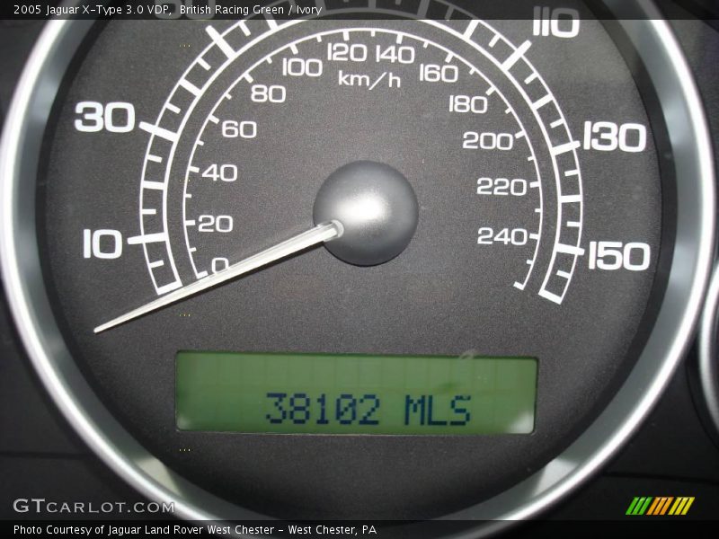 British Racing Green / Ivory 2005 Jaguar X-Type 3.0 VDP