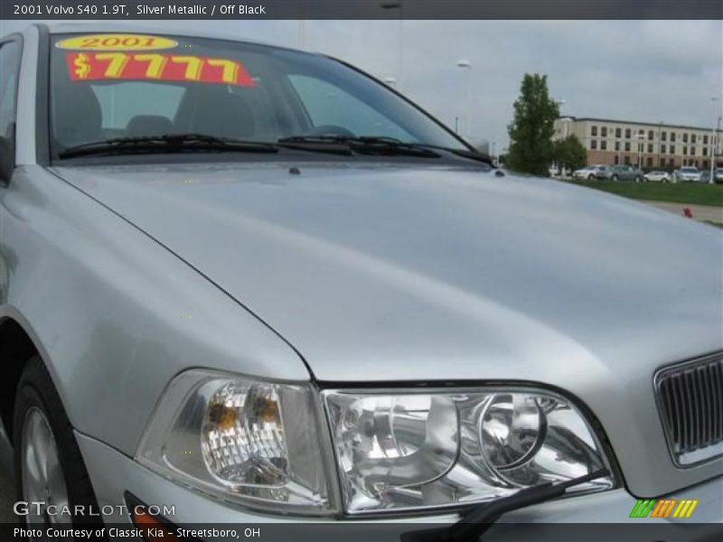 Silver Metallic / Off Black 2001 Volvo S40 1.9T