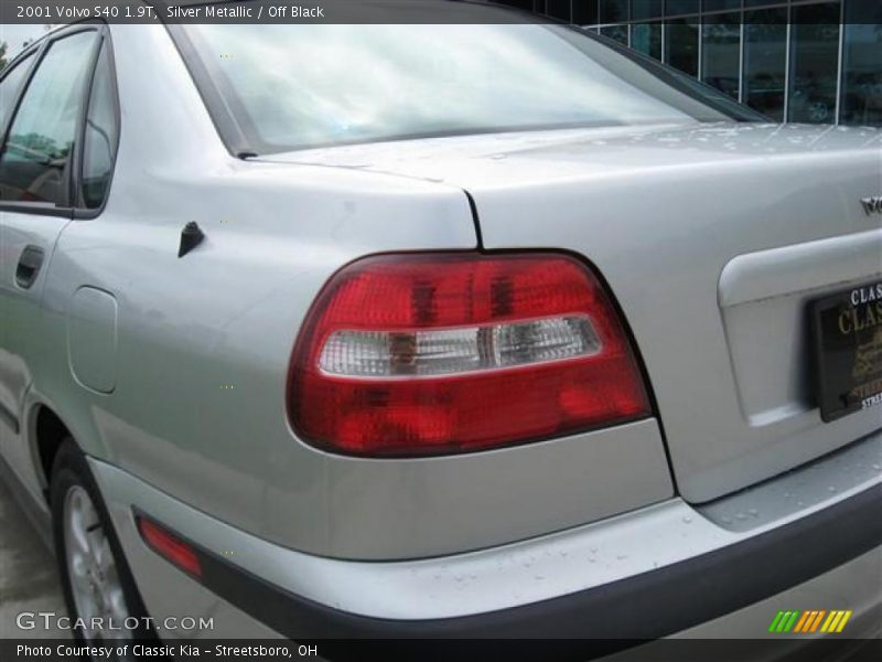 Silver Metallic / Off Black 2001 Volvo S40 1.9T