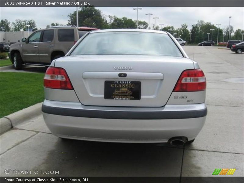Silver Metallic / Off Black 2001 Volvo S40 1.9T
