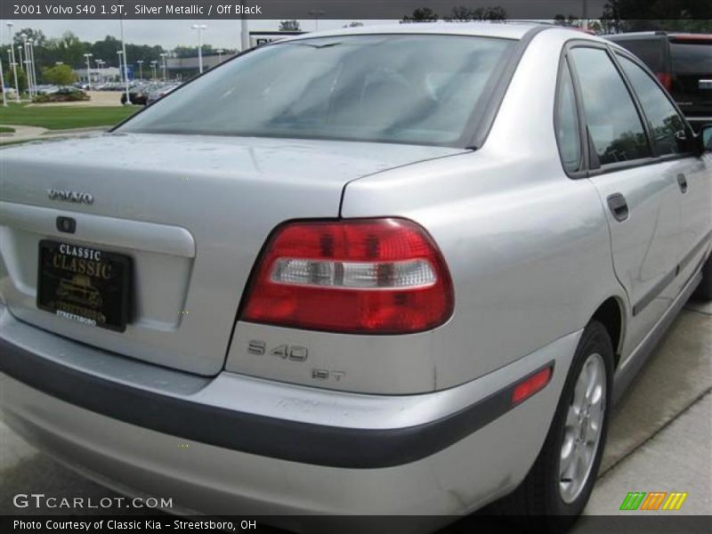 Silver Metallic / Off Black 2001 Volvo S40 1.9T