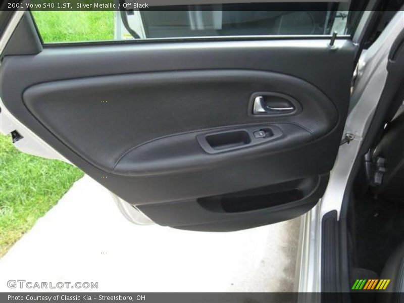Silver Metallic / Off Black 2001 Volvo S40 1.9T