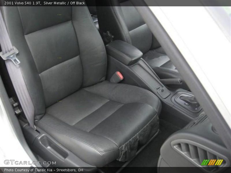 Silver Metallic / Off Black 2001 Volvo S40 1.9T