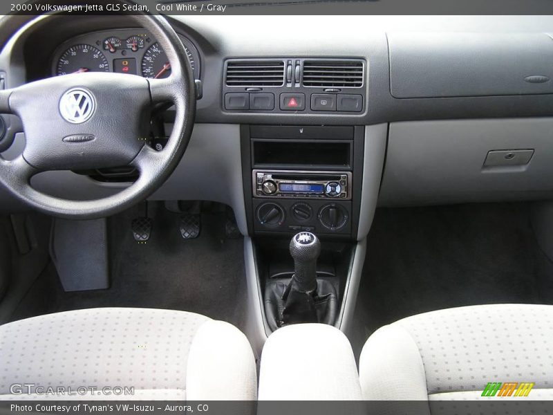 Cool White / Gray 2000 Volkswagen Jetta GLS Sedan