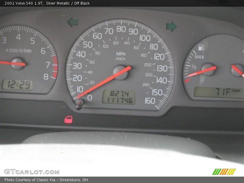 Silver Metallic / Off Black 2001 Volvo S40 1.9T