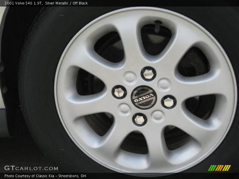 Silver Metallic / Off Black 2001 Volvo S40 1.9T