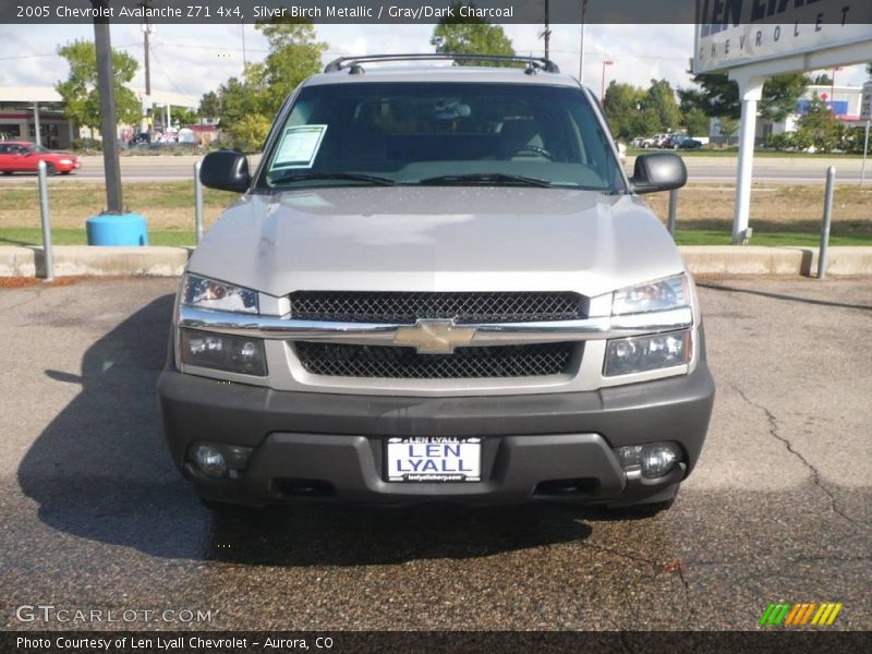 Silver Birch Metallic / Gray/Dark Charcoal 2005 Chevrolet Avalanche Z71 4x4
