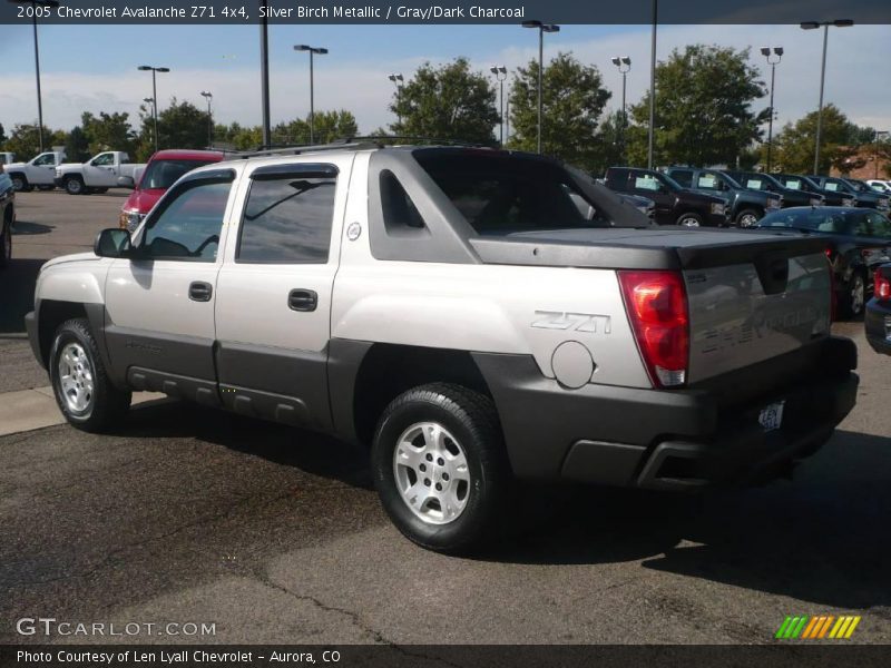 Silver Birch Metallic / Gray/Dark Charcoal 2005 Chevrolet Avalanche Z71 4x4
