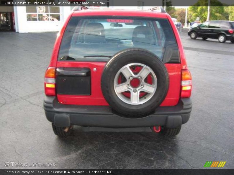 Wildfire Red / Medium Gray 2004 Chevrolet Tracker 4WD