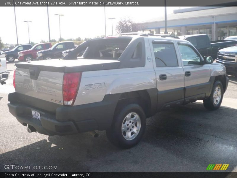 Silver Birch Metallic / Gray/Dark Charcoal 2005 Chevrolet Avalanche Z71 4x4