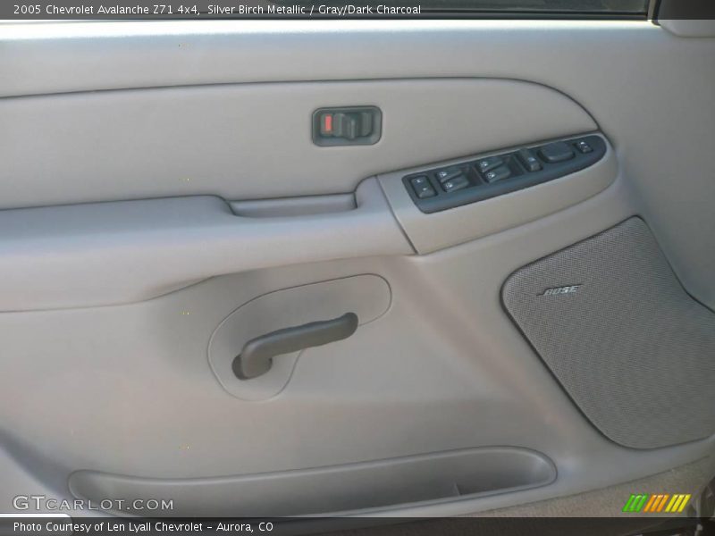 Silver Birch Metallic / Gray/Dark Charcoal 2005 Chevrolet Avalanche Z71 4x4