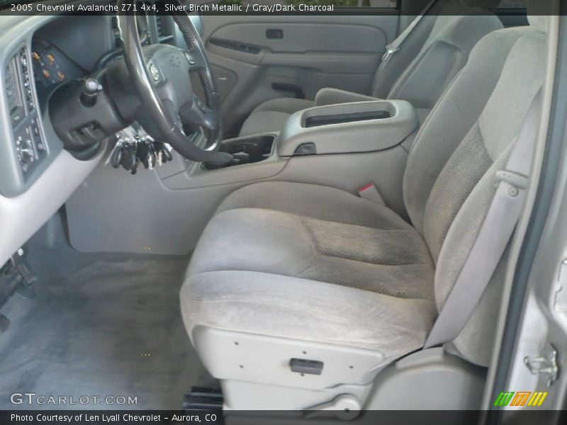 Silver Birch Metallic / Gray/Dark Charcoal 2005 Chevrolet Avalanche Z71 4x4
