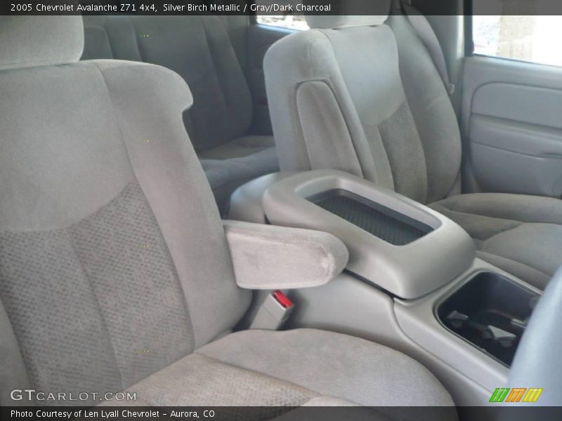 Silver Birch Metallic / Gray/Dark Charcoal 2005 Chevrolet Avalanche Z71 4x4