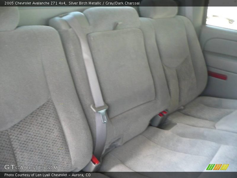 Silver Birch Metallic / Gray/Dark Charcoal 2005 Chevrolet Avalanche Z71 4x4