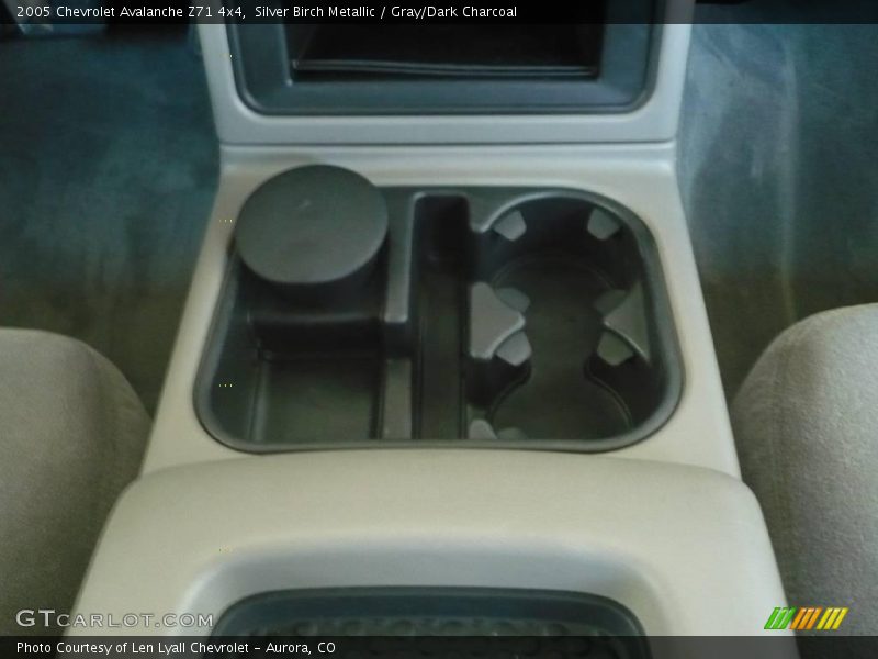 Silver Birch Metallic / Gray/Dark Charcoal 2005 Chevrolet Avalanche Z71 4x4