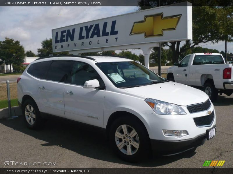 Summit White / Ebony 2009 Chevrolet Traverse LT AWD