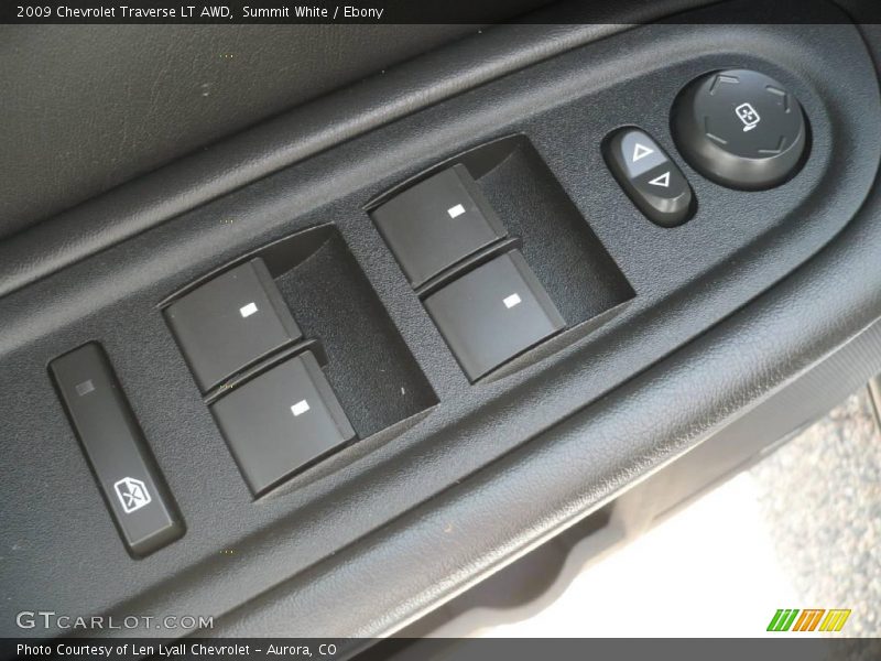 Summit White / Ebony 2009 Chevrolet Traverse LT AWD