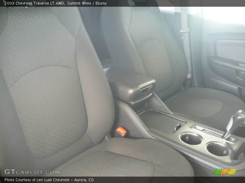 Summit White / Ebony 2009 Chevrolet Traverse LT AWD