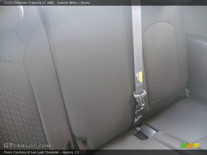 Summit White / Ebony 2009 Chevrolet Traverse LT AWD