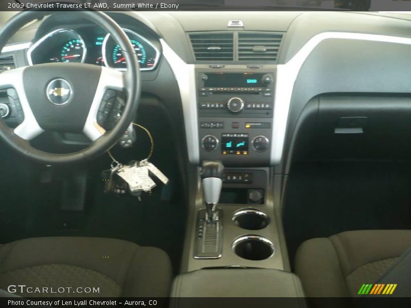 Summit White / Ebony 2009 Chevrolet Traverse LT AWD