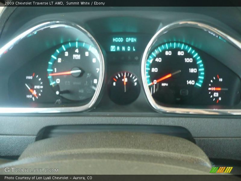 Summit White / Ebony 2009 Chevrolet Traverse LT AWD