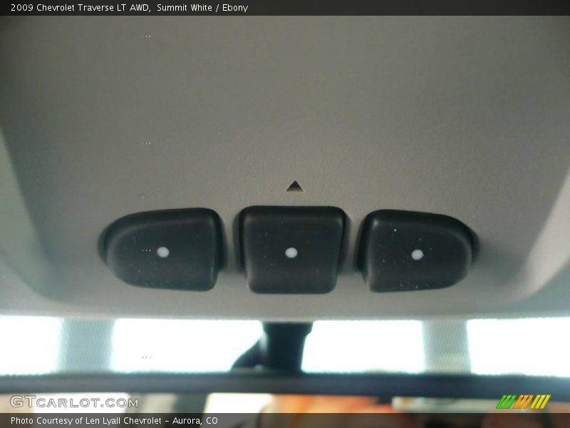 Summit White / Ebony 2009 Chevrolet Traverse LT AWD