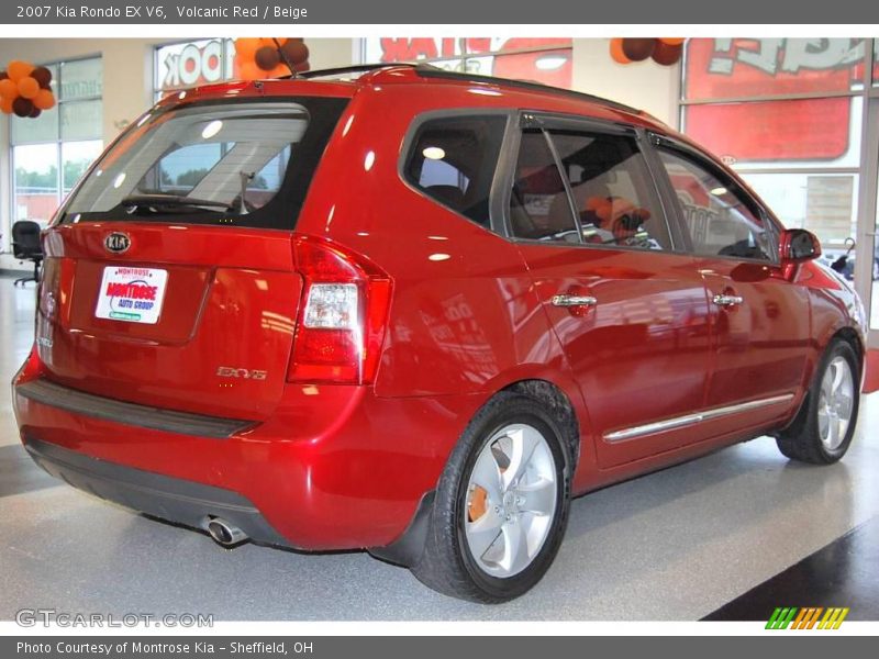 Volcanic Red / Beige 2007 Kia Rondo EX V6