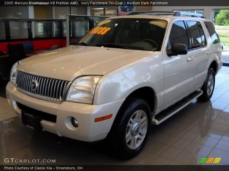 Ivory Parchment Tri-Coat / Medium Dark Parchment 2005 Mercury Mountaineer V8 Premier AWD