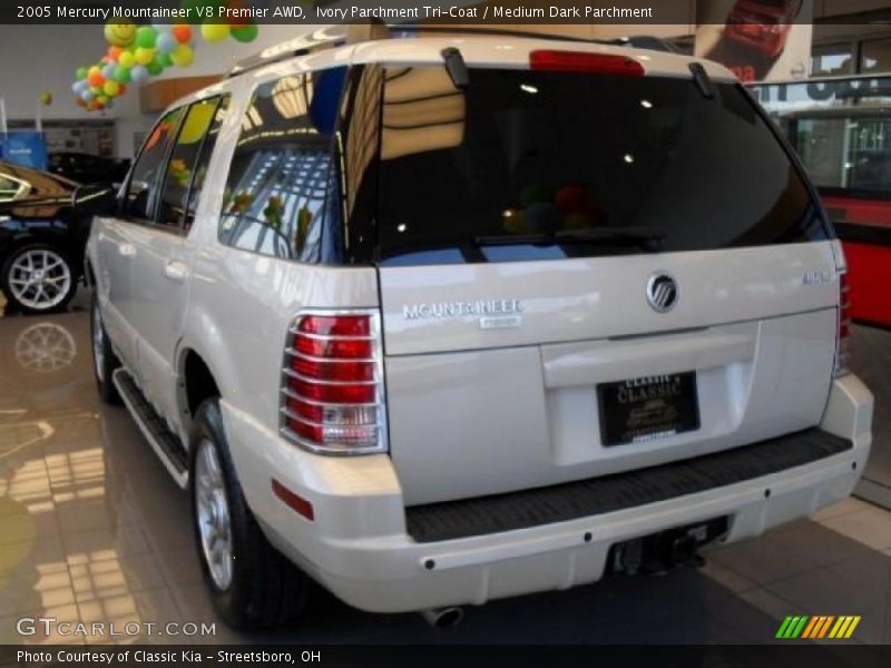 Ivory Parchment Tri-Coat / Medium Dark Parchment 2005 Mercury Mountaineer V8 Premier AWD