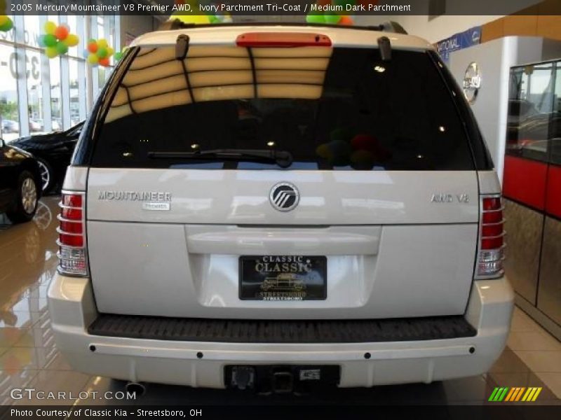 Ivory Parchment Tri-Coat / Medium Dark Parchment 2005 Mercury Mountaineer V8 Premier AWD