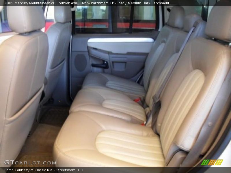 Ivory Parchment Tri-Coat / Medium Dark Parchment 2005 Mercury Mountaineer V8 Premier AWD