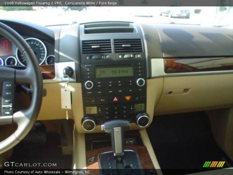 Campanella White / Pure Beige 2008 Volkswagen Touareg 2 VR6