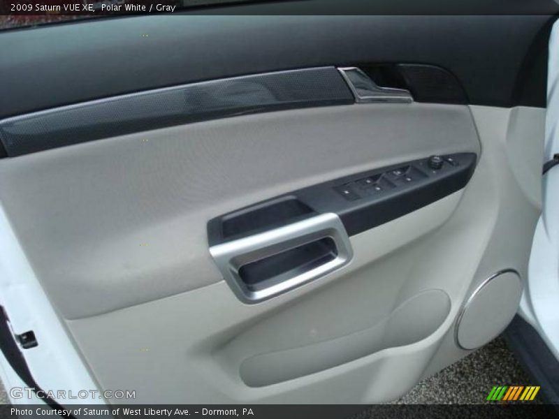 Polar White / Gray 2009 Saturn VUE XE