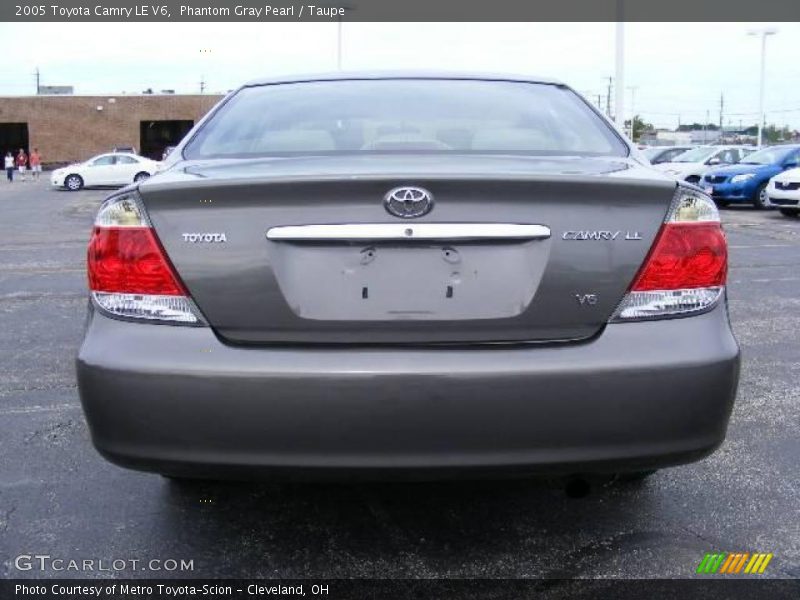 Phantom Gray Pearl / Taupe 2005 Toyota Camry LE V6