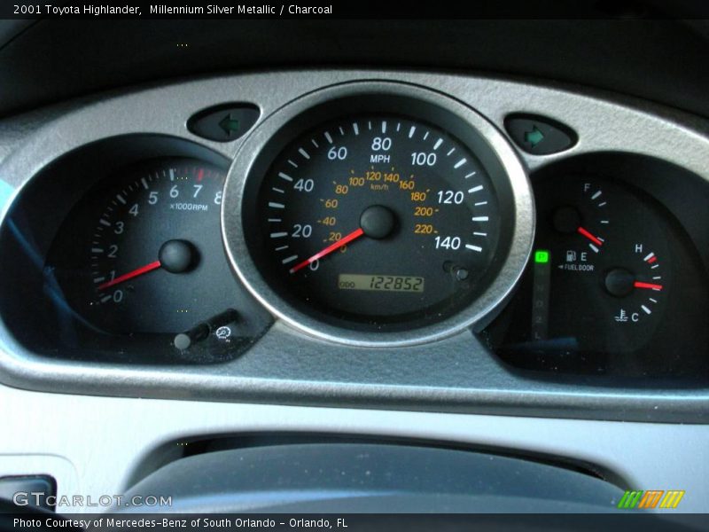 Millennium Silver Metallic / Charcoal 2001 Toyota Highlander