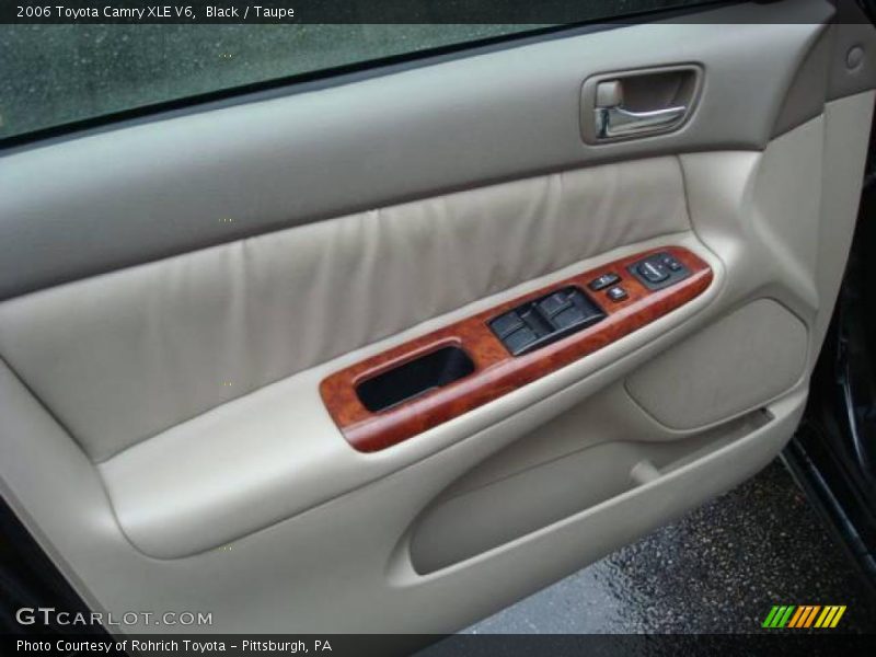 Black / Taupe 2006 Toyota Camry XLE V6