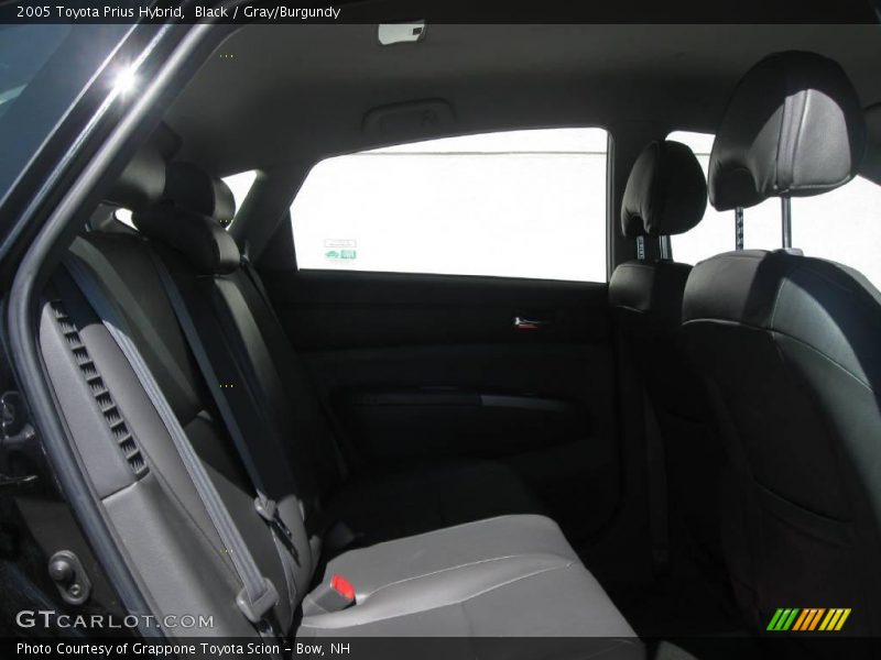 Black / Gray/Burgundy 2005 Toyota Prius Hybrid