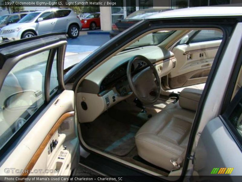 Light Sandrift Metallic / Beige 1997 Oldsmobile Eighty-Eight LS